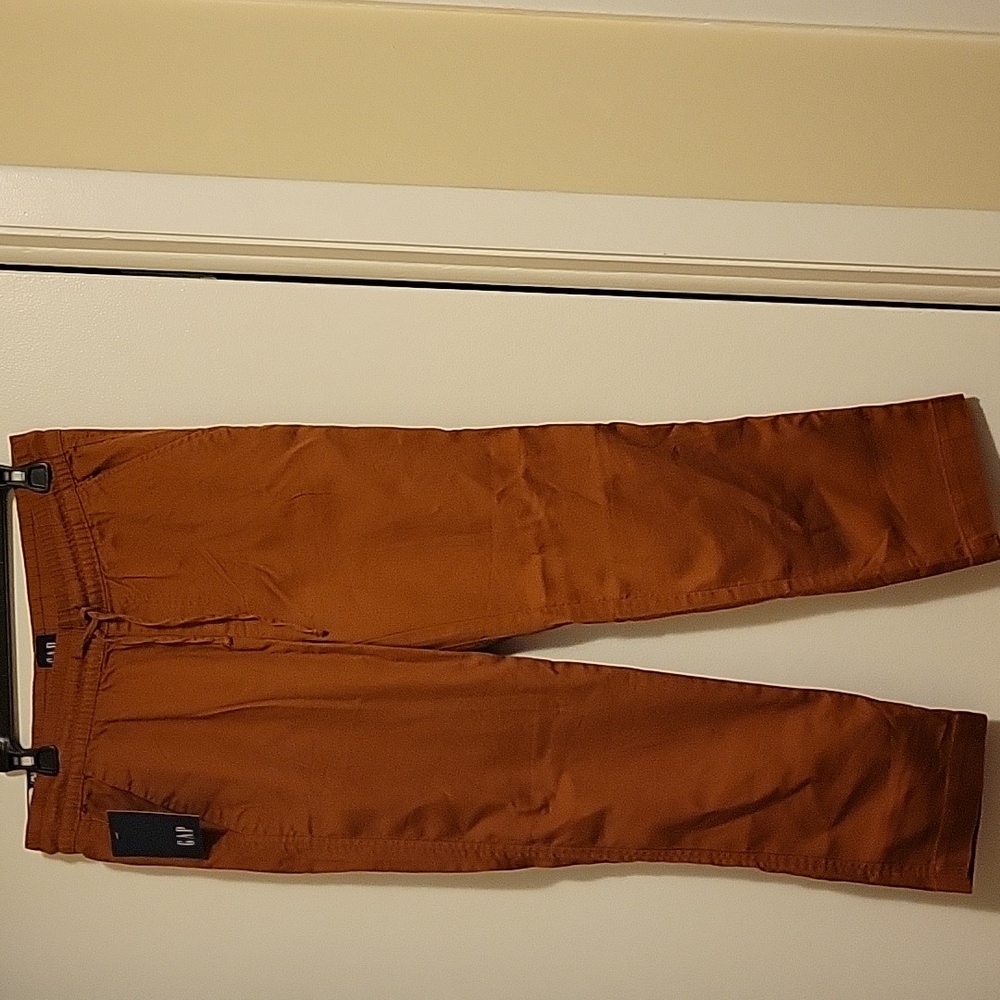 NWT: GAP Women's Pull-On Pants